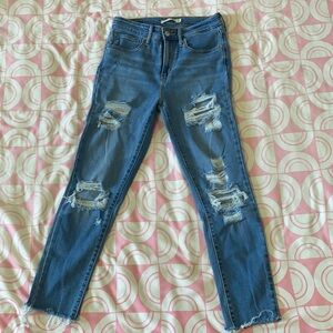 Levi’s 721 Distressed High Rise Skinny jeans, size 27
